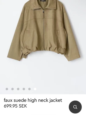 Populär mocka jacka  - Den populära mockajackan från Gina tricot som är slutsåld. Den är använd 1 gång. Storlek XL men liten i storleken. 