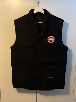 Canada Goose väst  - Svart Canada goose väst med fickor 