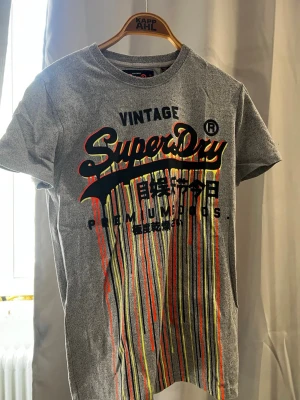 Superdry t shirt  - Superdry t shirt i storlek S, sparsamt använd 
