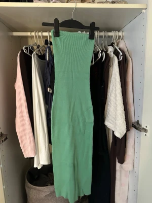 sommarklänning  - söt klänning använd 1 gång i storlek xs den är ganska liten i storleken 