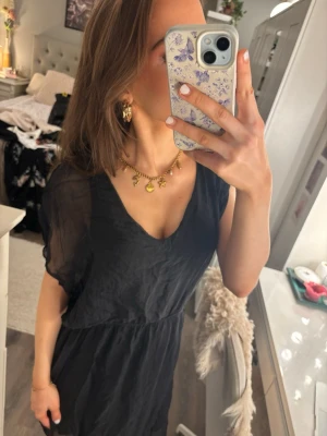 Svart klänning - Svart klänning. skönt material 💕