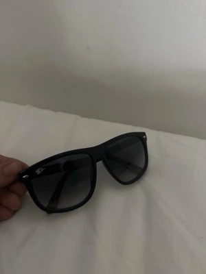 Rayban Boyfriend - Svarta rayban boyfriend i schysst skick. Endast glasögonen ingår