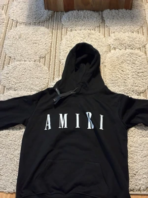 Amiri hoodie - Svart Amiri hoodie helt ny. Säljer den för den var för stor för mig.
