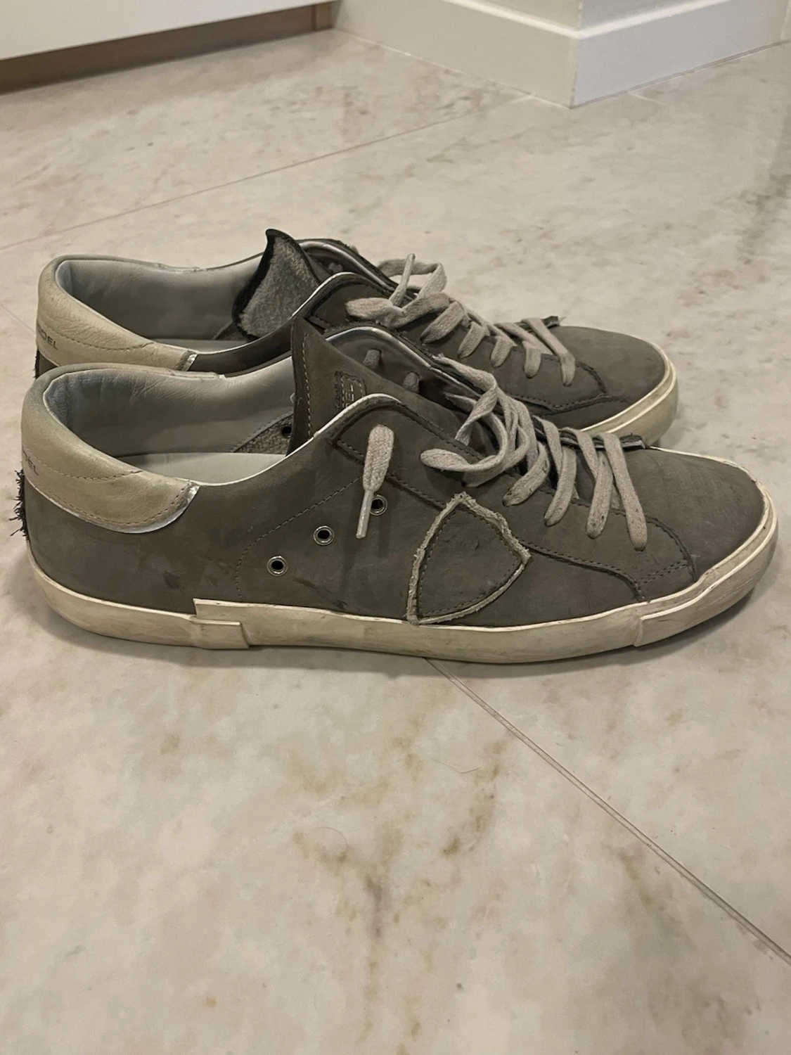 Philippe Model grå sneakers i mocka - 1