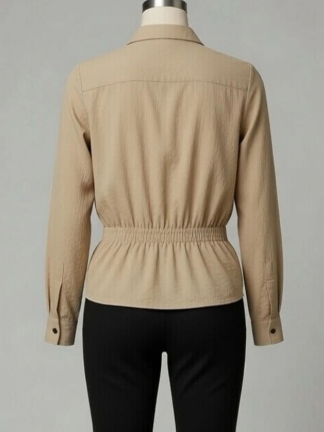 Beige snygg blus. Strk: 34, XS-S. Material: Viskos. Felfri. - 1