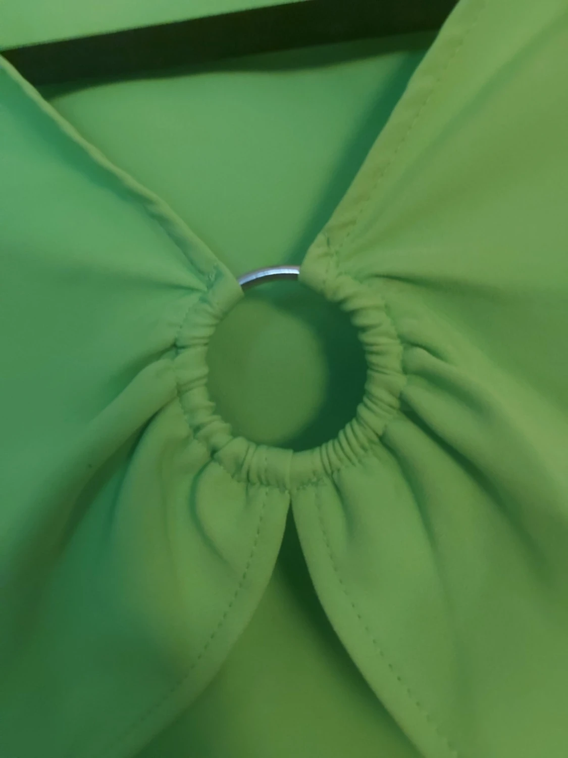 Limegrön croppad topp med ringdetalj - 1