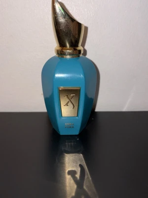 Xerjoff Erba Pura parfym blå/guld - Ca 45 ml kvar 