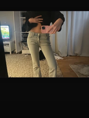 Ljusblå bootcut jeans - Aldrig använda, köpte på rea därav priset 