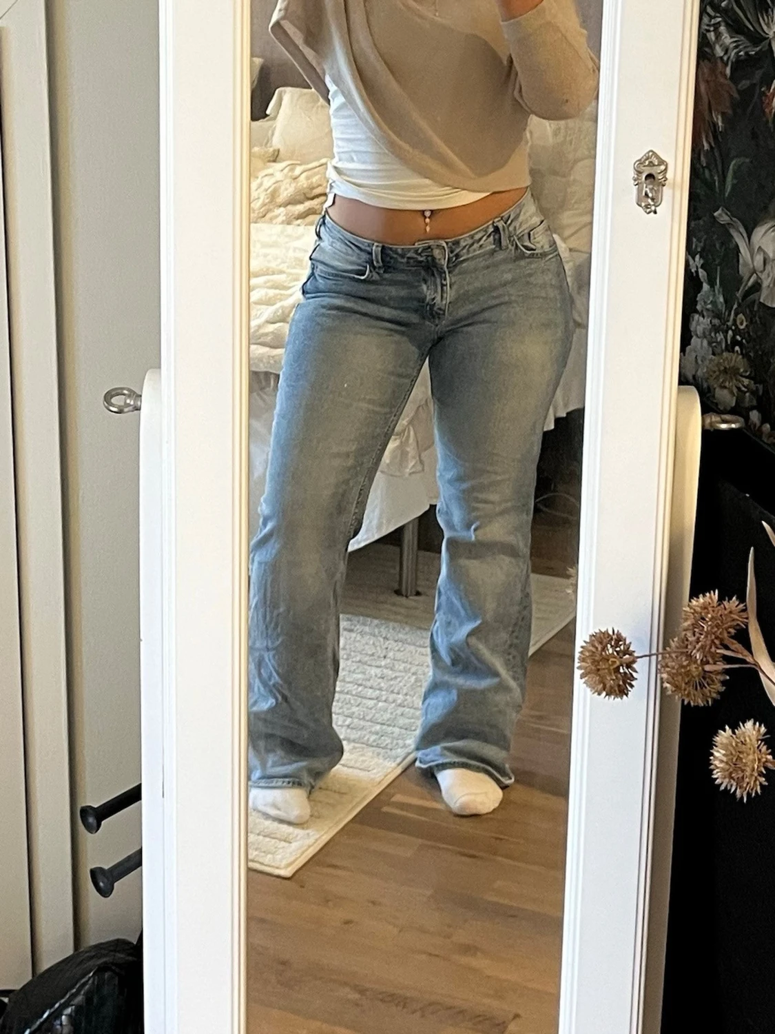 Ljusblå bootcut jeans