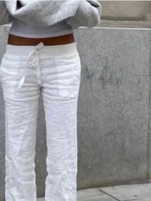 Alobha label linnebyxor - Low waist linnebyxor från alobha label storlek S, aldrig använd💕