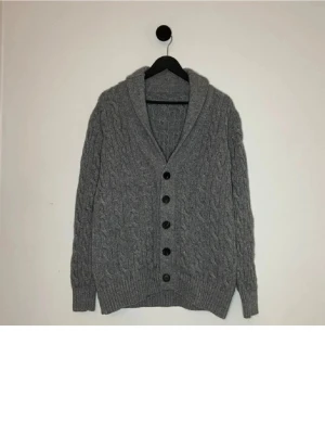 Grå kabelstickad kofta kashmir - Snygg grå Kashmir kofta storlek S