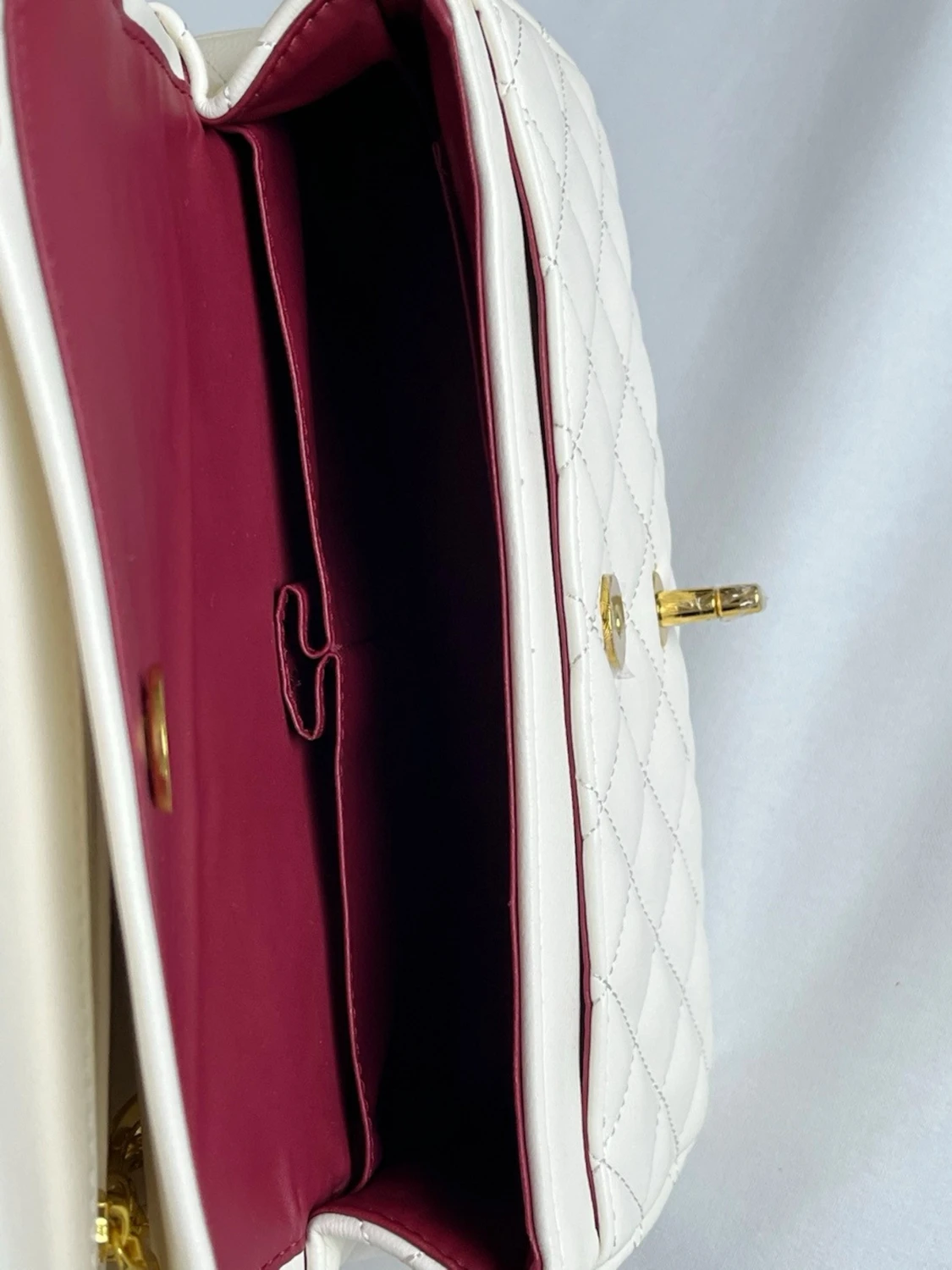 Vit Chanel Classic Flap Bag i läder - 4