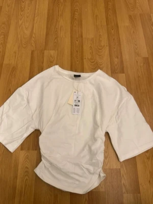 Soft touch ruched tee - Helt ny!