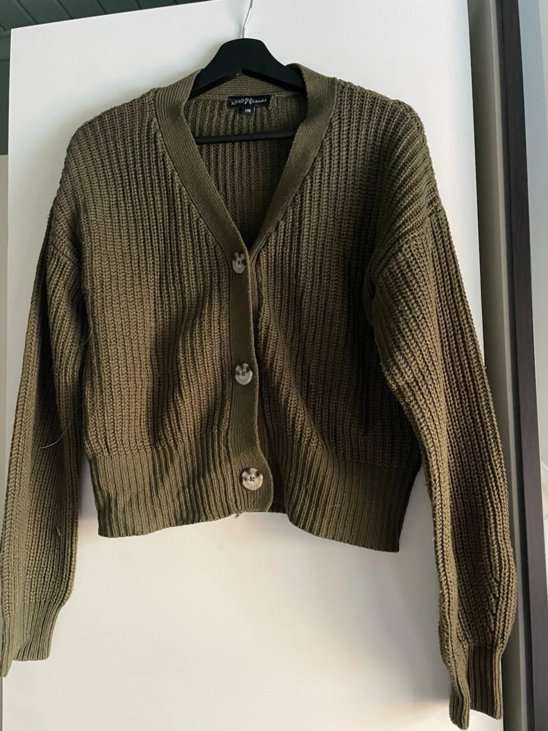 Olivgrön kofta från Xoxo friends