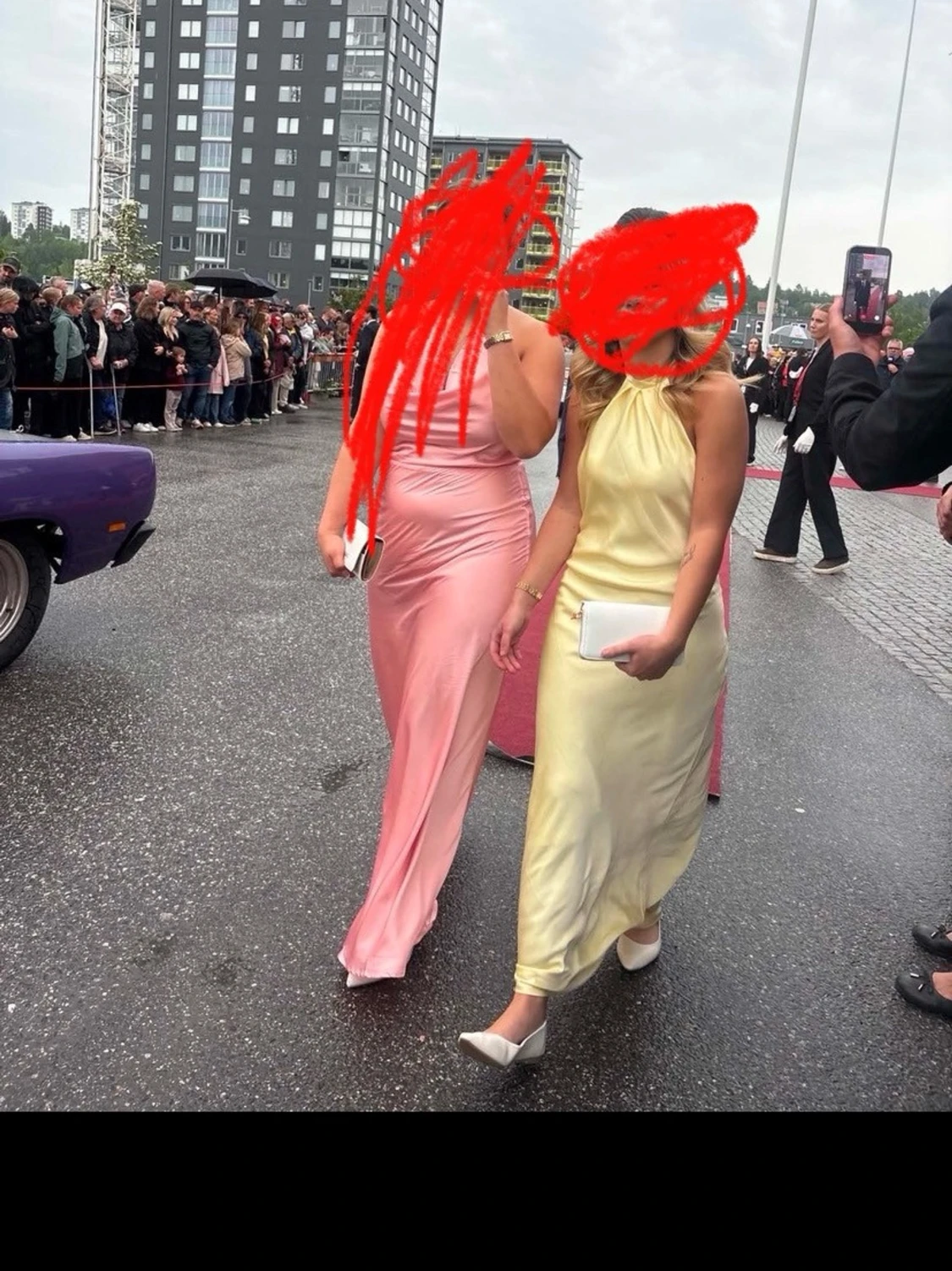 Ljusgul långklänning med öppen rygg - 3
