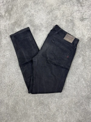 Replay jeans  - Ett par riktigt snygga jeans från Replay i storlek W34 L32 i modellen Anbbas 