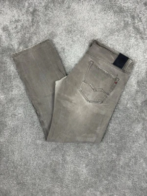 Replay jeans  - Ett par riktigt snygga jeans från Replay i storlek W34 L32 i modellen Waitom
