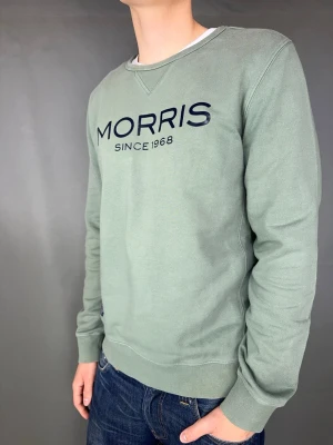 Morris tröja - Morris sweatshirt Märke: Morris Storlek: M Passform:  Färg: Grön Skick: Mycket bra Beskrivning: utan defekter. Modellen på bilden: 183 cm / 75 kg