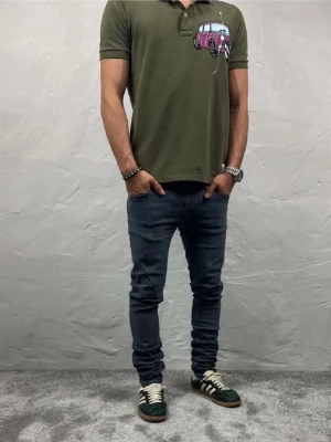 Nudie jeans  - Ett par riktigt snygga jeans från Replay i storlek W28 L30 i modellen Tight Long John