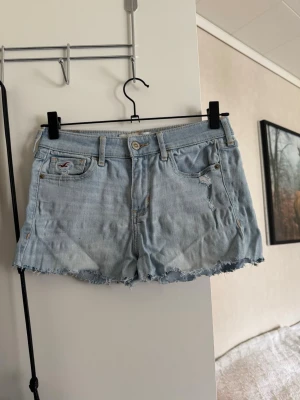 Jeansshorts - Ljusblå jeansshorts❣️