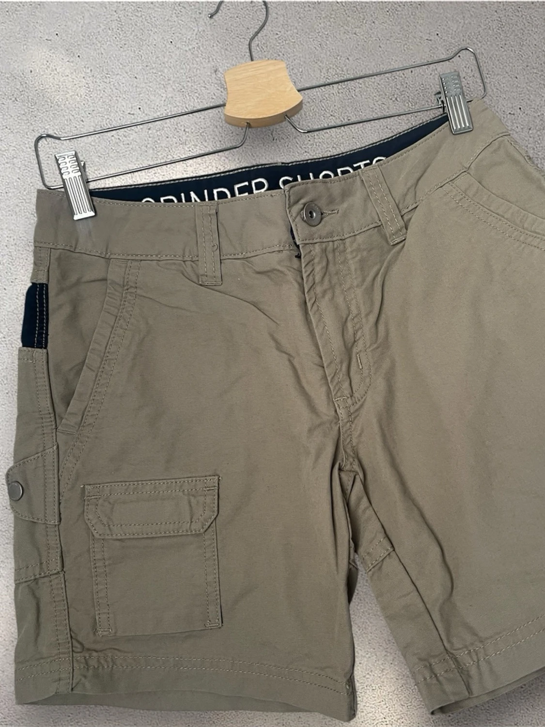 Beige cargo shorts från Sail Racing - 1