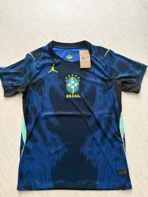 Blå Brasilien fotbollströja Nike - Helt ny Brasilien tröja special edition hör av er vid frågor📲