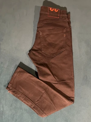 Dondup jeans - 🛑Dondup jeans,🛑 Storlek: w33,🛑Passform: tapered slim fit, 🛑Fint skick,🛑 Skriv gärna vid frågor!
