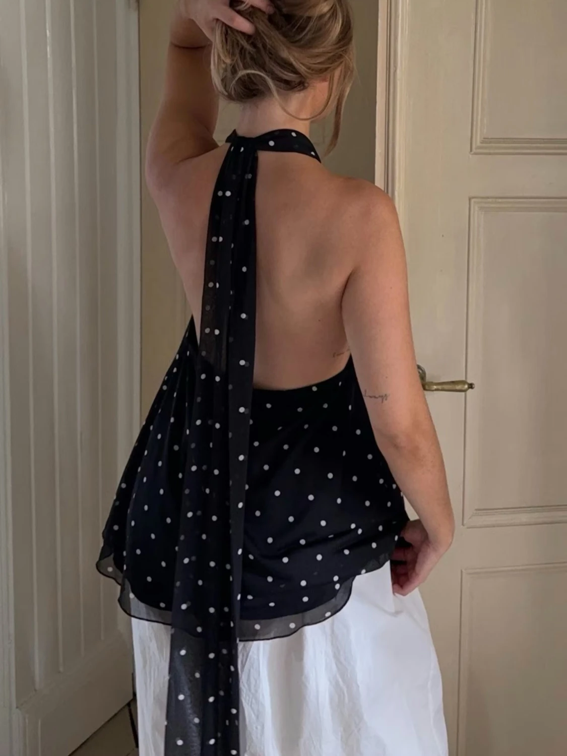 Slutsåld halterneck topp från Gina