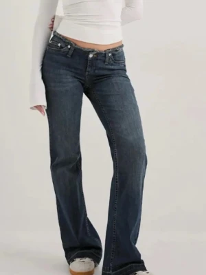 Nelly jeans  - Nya med prislapp i strl xs