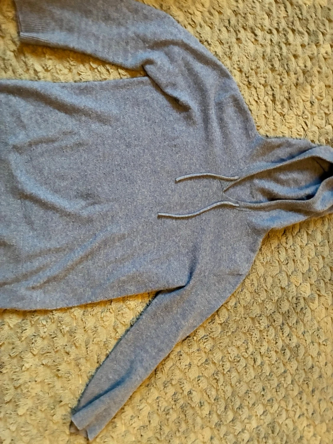 Ljusgrå hoodie I Kashmir från sayless