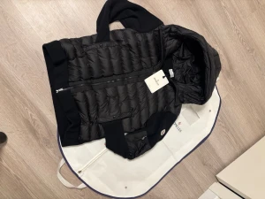 Moncler jacka  - För för bra moncler cardigan, rätt nfc rätt allt. Detaljer perfekt, passform perfekt. Skriv för mer information och detaljer  