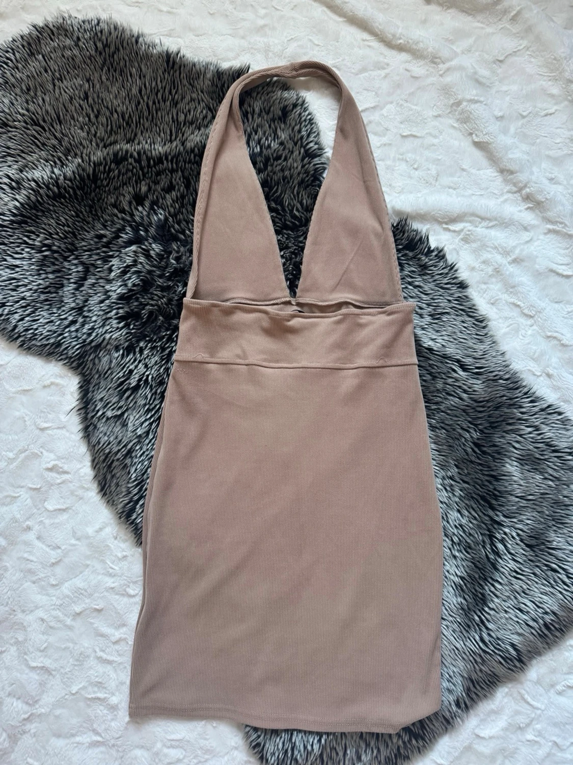 Beige halterneck kortklänning - 2