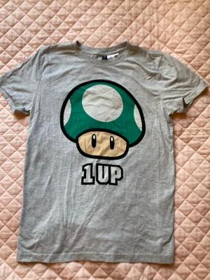 Nintendo T-shirt - Nintendo T-shirt storlek small 