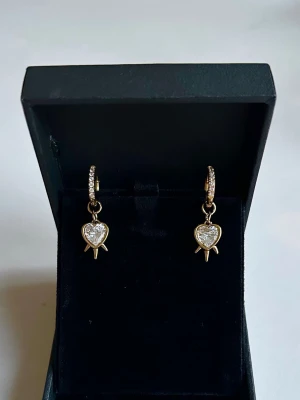 Heart earrings  - The earrings is never used and 100% rust- and nickel-free. If you have any questions, feel free to reach out ☺️