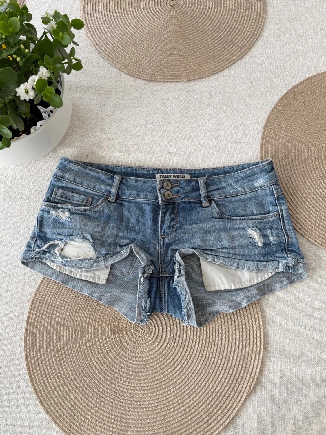 Tally weijl lågmidjade jeansshorts 