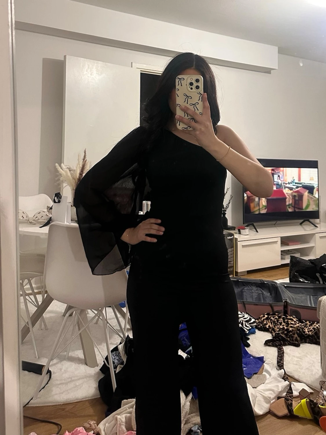 Svart oneshoulder jumpsuit med vid ärm