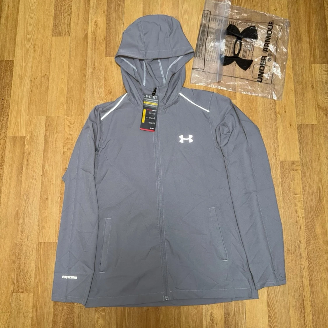 Under Armour vindjacka – Helt ny