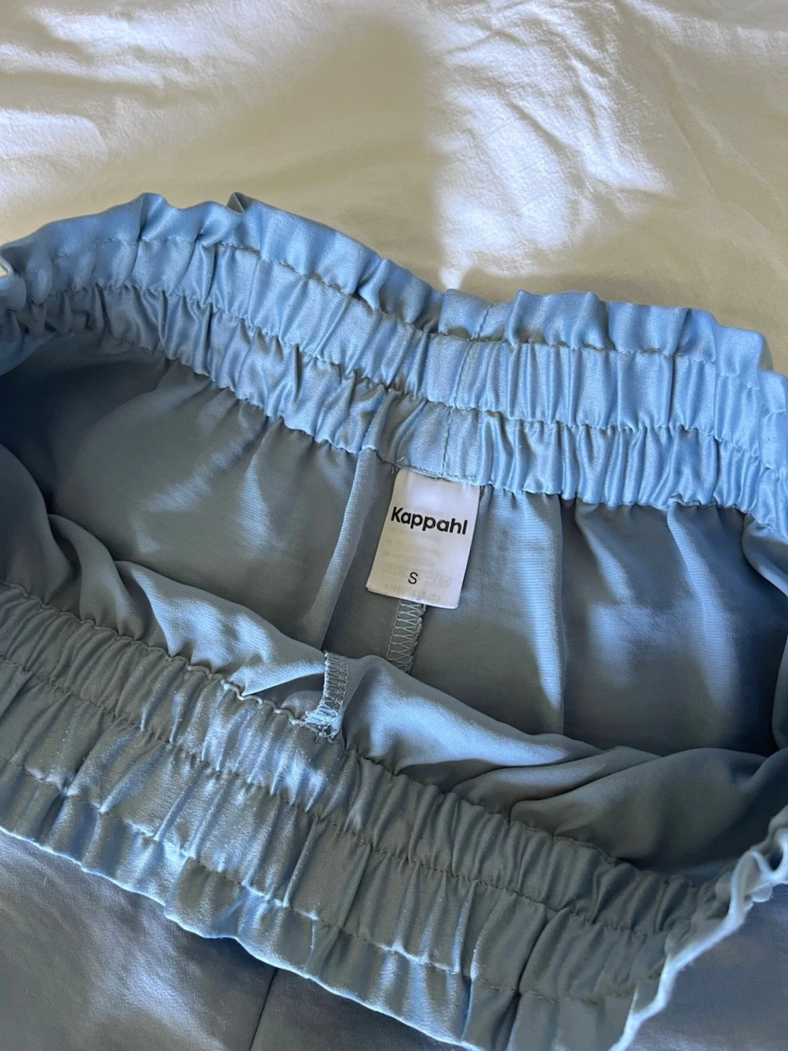 Pyjamasbyxor i satinmaterial - 4