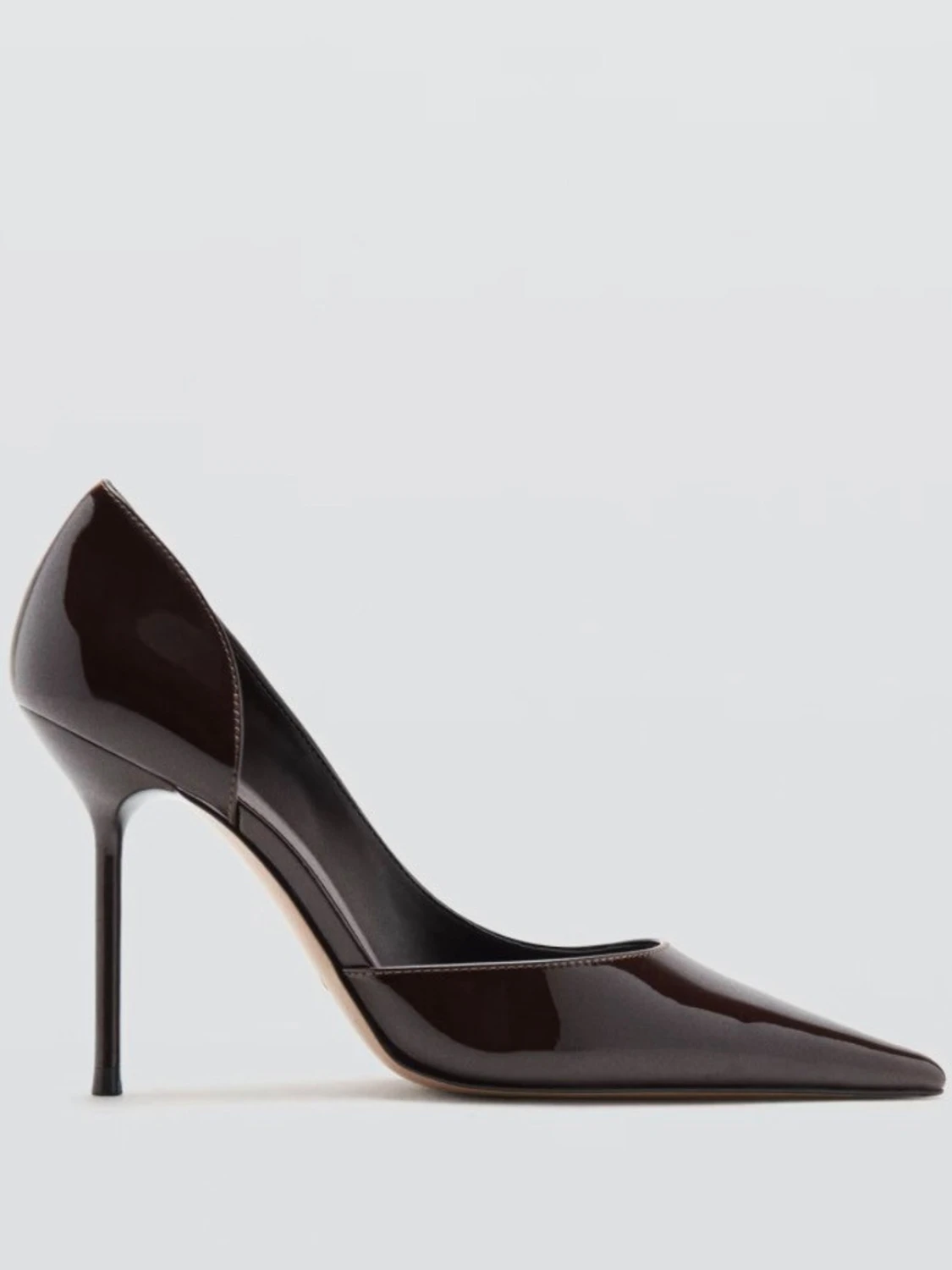 Mörkbruna lackade pumps med smal klack från Mango - 1
