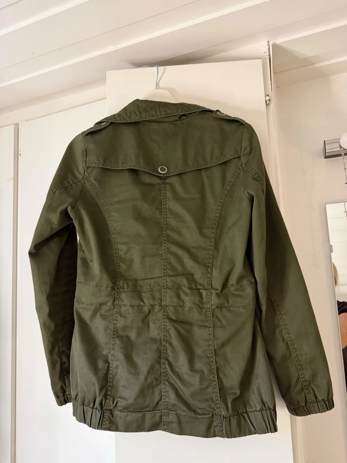 Militärgrön parkajacka  - 4