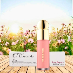 RARE BEAUTY Liquid Blush ”Bliss”! - RARE BEAUTY Soft Pinch Liquid Blush ”Bliss”. 7,5 ml. Oanvänd med kartong.