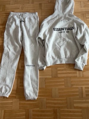 Grå Essentials set - Grå Essentials set , skriv vid funderingar