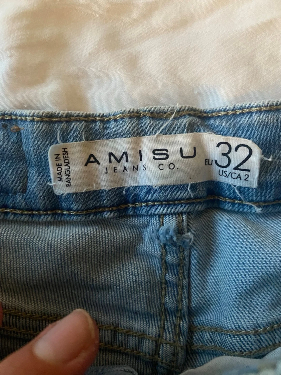 Blå jeansshorts med spetskant - 2