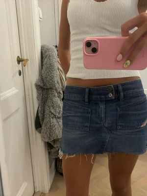 Blå jeanskjol från Diesel - Så fin lågmidjad jeanskjol från diesel❤️ storlek 27