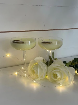 Handgjorda doftljus  - Stötta mig och mina vänner som säljer våra överblivna doftljus från vårat uf år!! 🙏🏽Säljer tre olika handgjorda doftljus i glas. Perfekt för mysig stämning och dekoration. Passar fint som present eller till hemmets inredning. 🥰🕯️🥂 Limeljusen - 149kr st || Hallondoft samt persikadoft ljusen kostar 75kr st. Vid fler än ett köp kan pris diskuteras <3 Hör gärna av er gällande prisförslag 