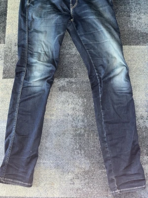 Replay Anbass Jeans - Ett par snygga slim fit Replay anbass. Passar nog om man är runt 180 cm lång. Skriv vid funderingar💯🤗