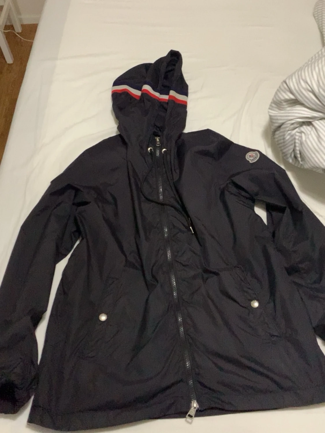 Svart vindjacka från Moncler