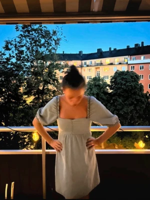 Jeansklänning - Jeansklänning från HM!! Använd ett fåtal gånger