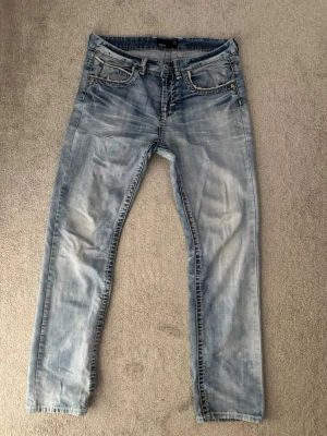  jeans  - Säljer ett par ljusblå denim Jeans, passar skit bra #SWAG