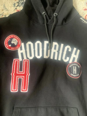 Hoodrich Tröja - Tröjan är i relativt bra skick och köptes i England för något år sen!